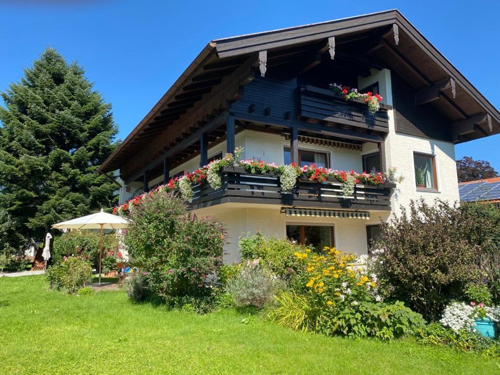 Charmantes Garten-Apartment: Erholung Im Chiemgau ウンターヴォッセン エクステリア 写真